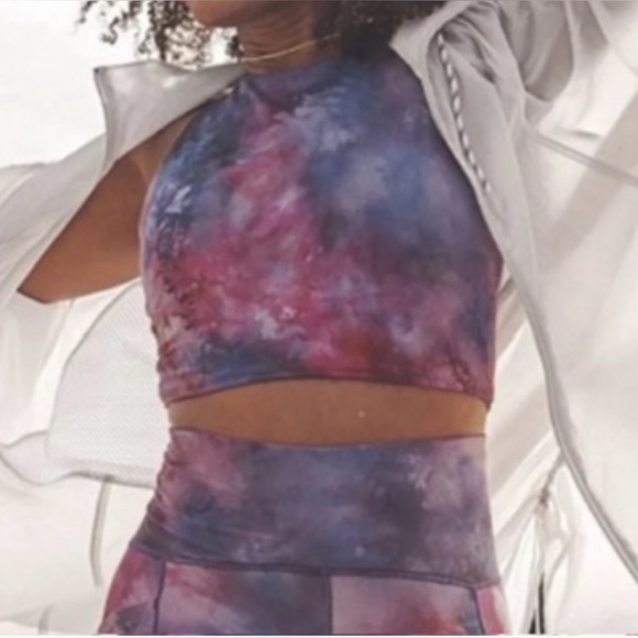 Athleta- Conscious Crop Sports Bra and Salutation Mesh 7/8 Leggings bundle M/L - Picture 3 of 14